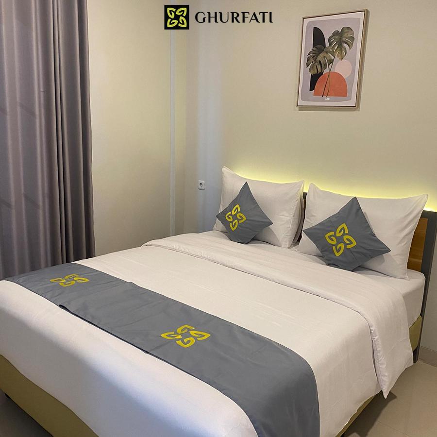 Ghurfati Hotel Wedana Джакарта Екстериор снимка