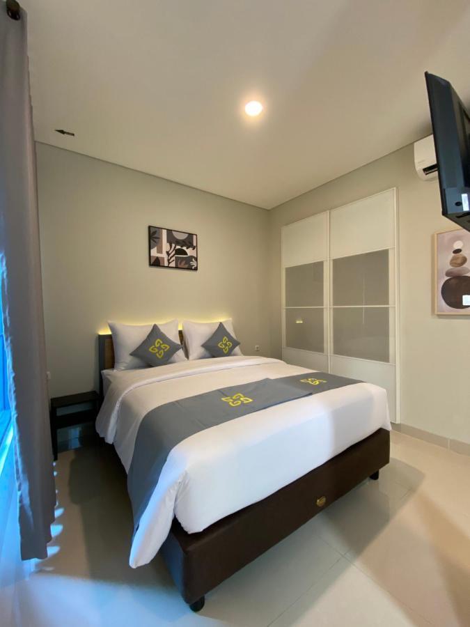 Ghurfati Hotel Wedana Джакарта Екстериор снимка