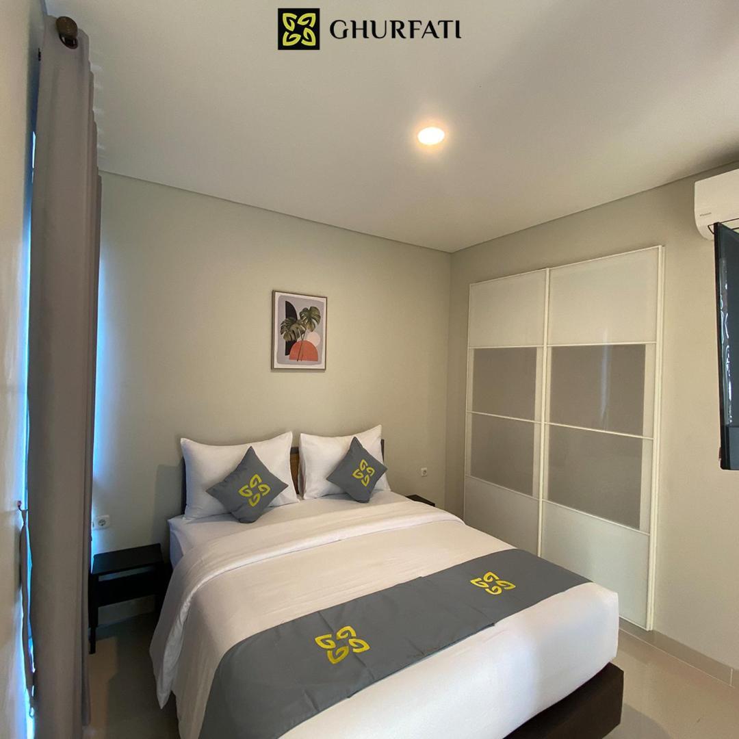 Ghurfati Hotel Wedana Джакарта Екстериор снимка
