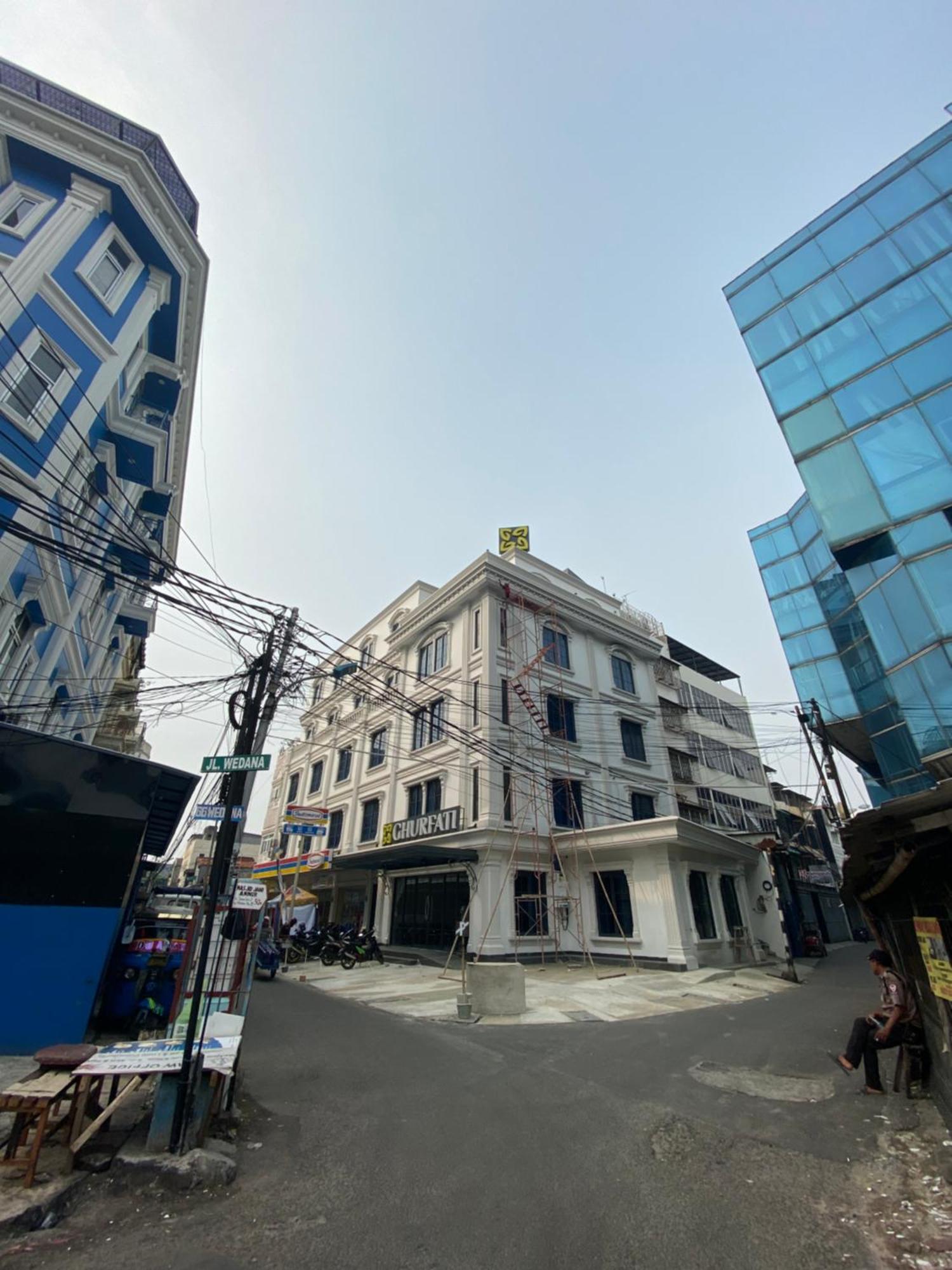 Ghurfati Hotel Wedana Джакарта Екстериор снимка
