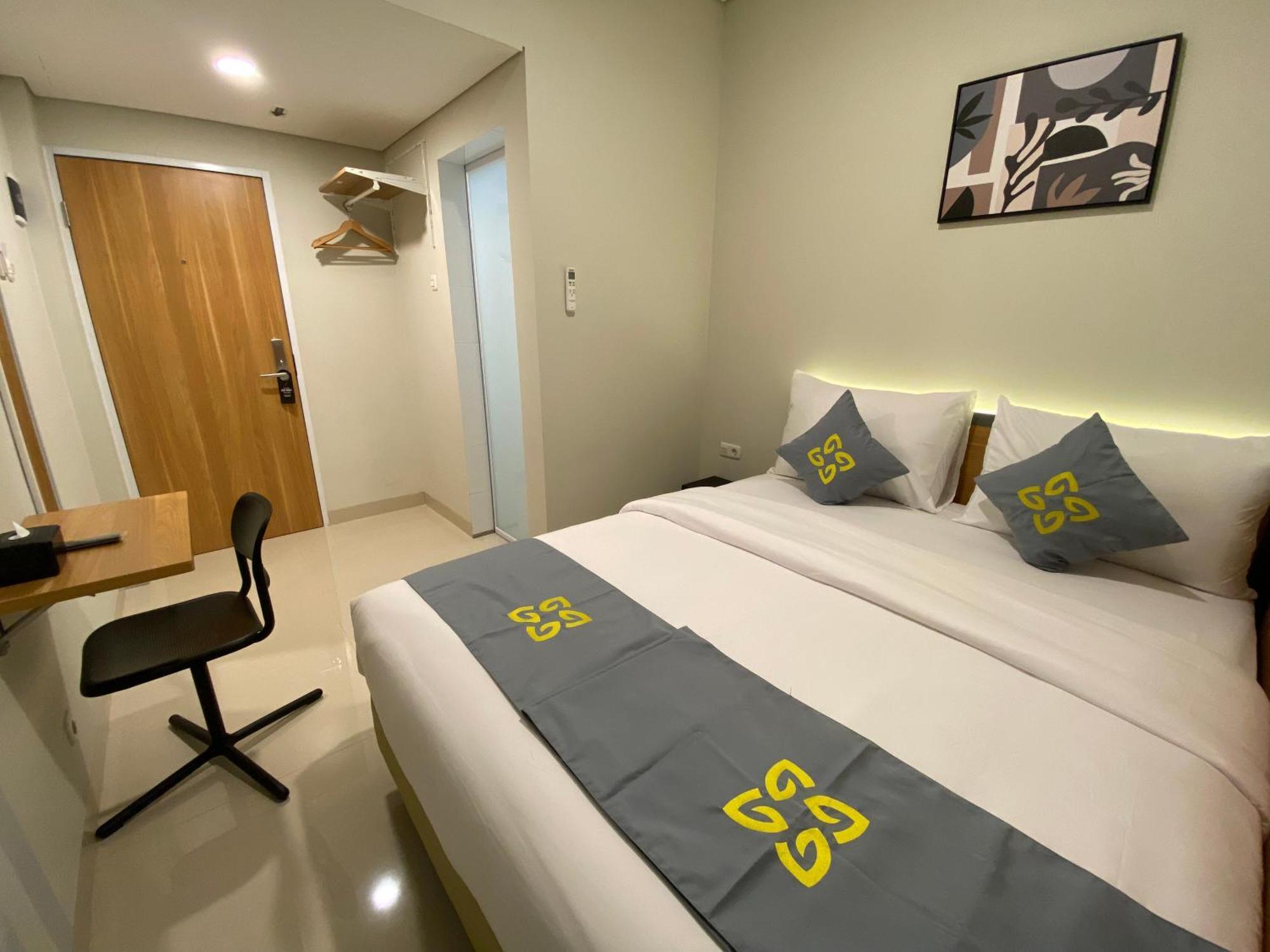 Ghurfati Hotel Wedana Джакарта Екстериор снимка
